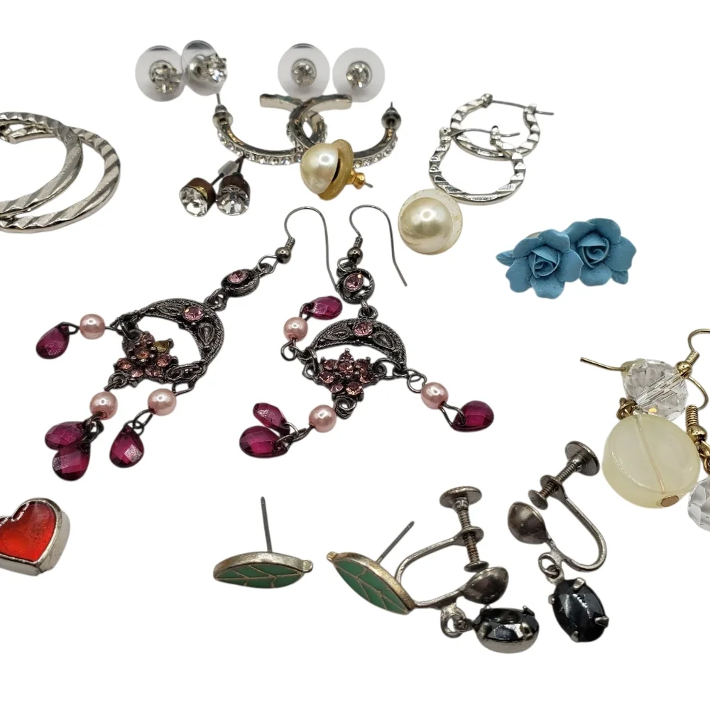🔷️35 Piece Earring Pin Bundle - Picture 5 of 8